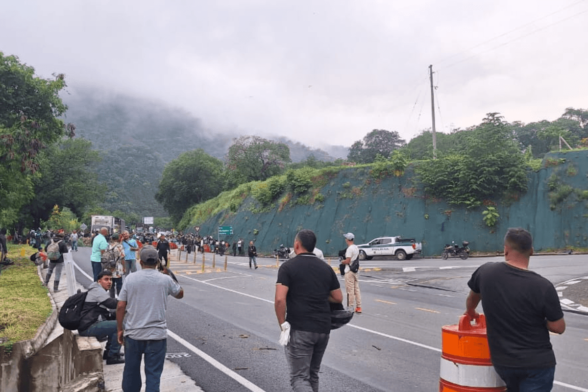 Bloqueos en el paro minero. Fuente: Defencarga Colombia.